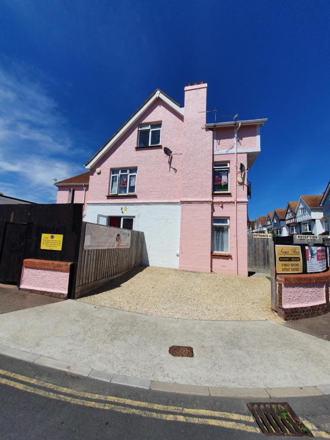 Pink House ,Opposite Beach ,Sleeps 6 , 2 Bedroom Ground Floor Self Contained Garden Flat , Private Entrance , Kitchen , Guaranteed Parking ,Wifi , Movies ,Bathroom ,Fridge , Microwave ,Bedroom 1, Double Bed & 2 Single Beds ,Bedroom 2 , Double Bed 페인턴 외부 사진